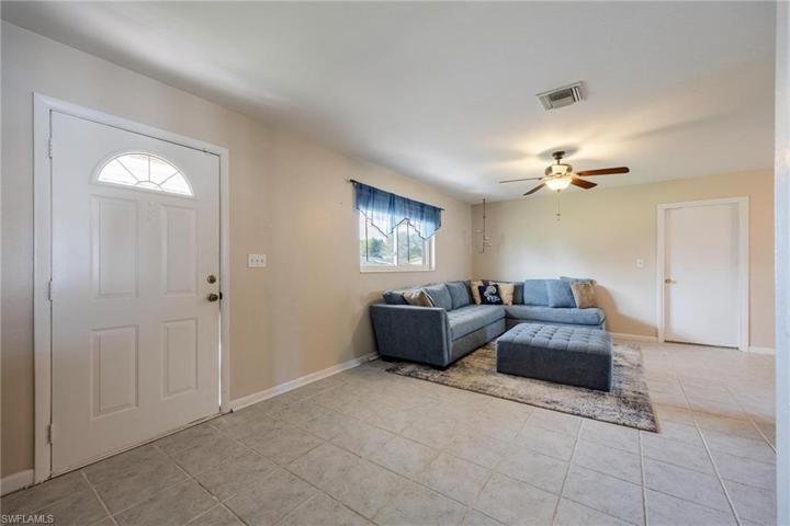 403  Penn W RD, Lehigh Acres, FL 33936