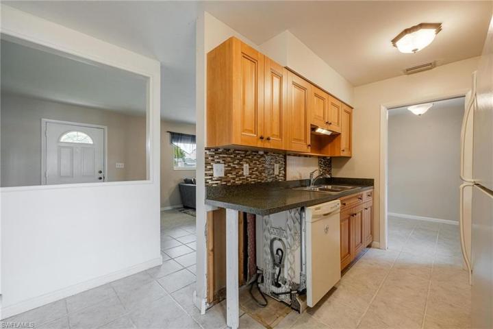 403  Penn W RD, Lehigh Acres, FL 33936