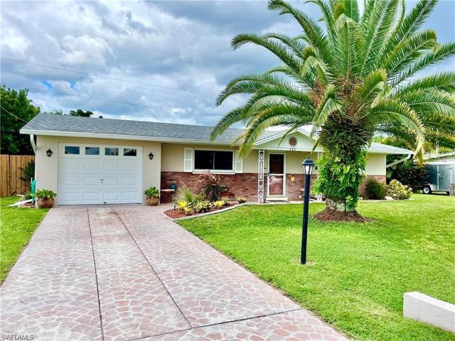 403  Penn W RD, Lehigh Acres, FL 33936