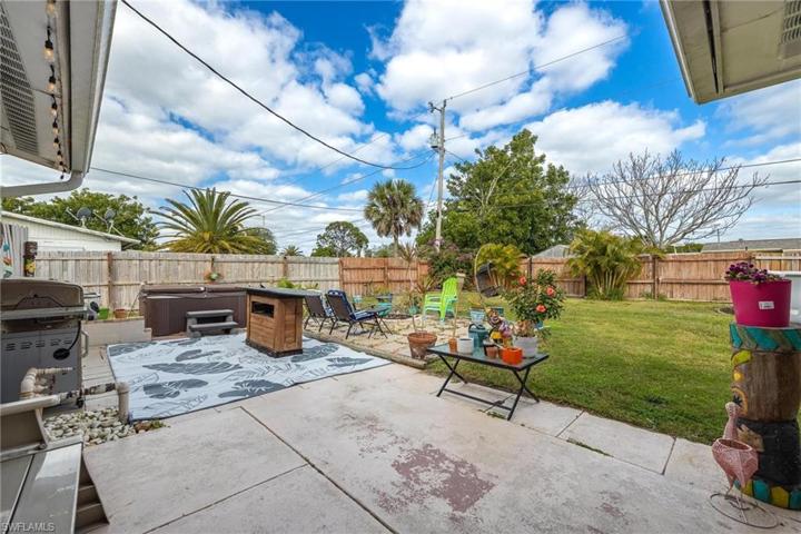 403  Penn W RD, Lehigh Acres, FL 33936