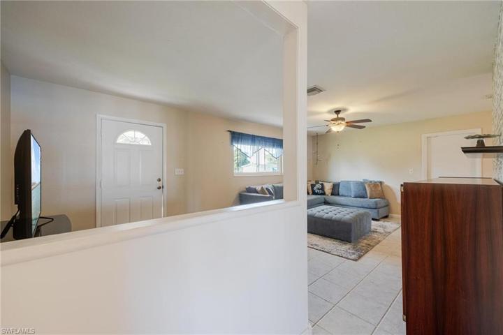 403  Penn W RD, Lehigh Acres, FL 33936