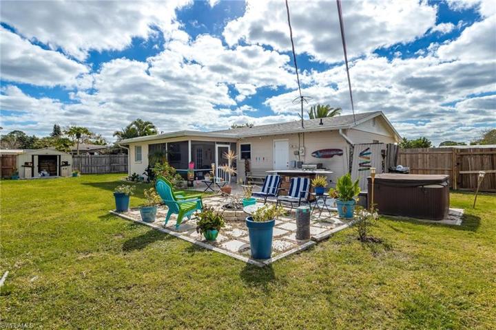 403  Penn W RD, Lehigh Acres, FL 33936