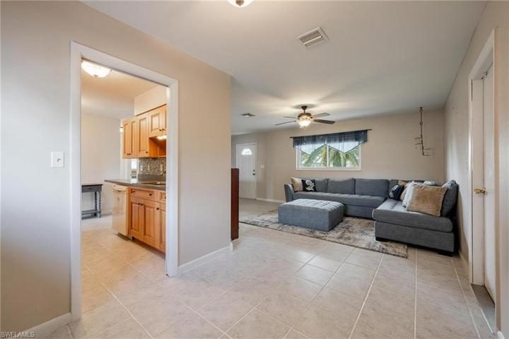 403  Penn W RD, Lehigh Acres, FL 33936