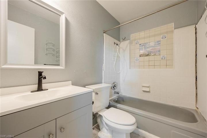 403  Penn W RD, Lehigh Acres, FL 33936