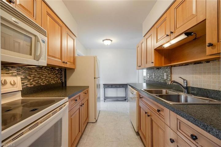 403  Penn W RD, Lehigh Acres, FL 33936
