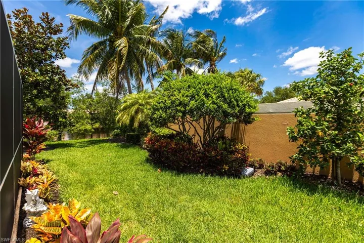 View of side yard