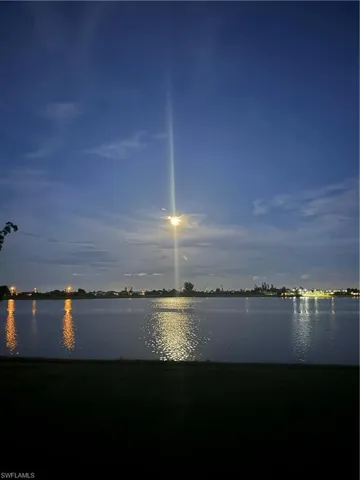847 Stonewater Lake Ter W, Cape Coral, Florida 33993