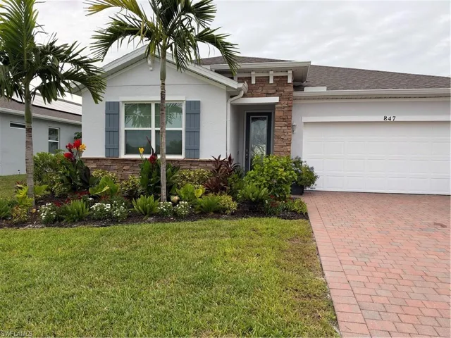 847 Stonewater Lake Ter W, Cape Coral, Florida 33993