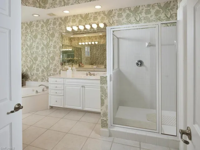 Primary ensuite bathroom.