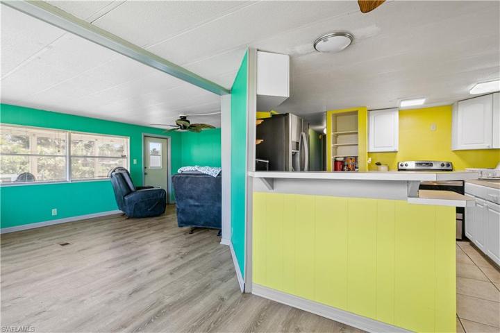 Bar Area & Kitchen