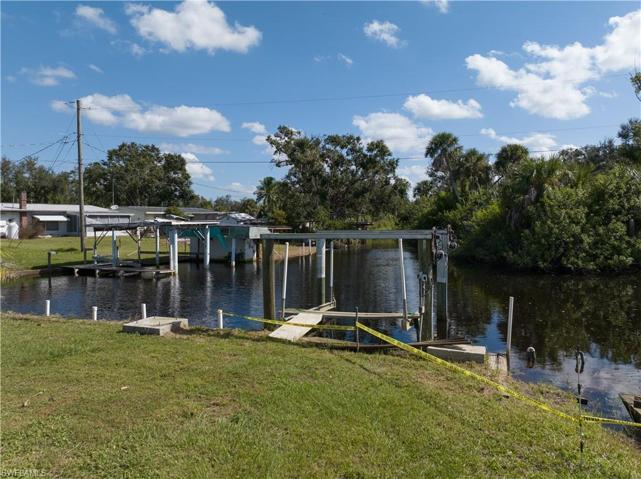 Boat Lift & Dock