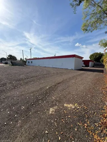 27  Cardinal  DR, North Fort Myers, FL 33917