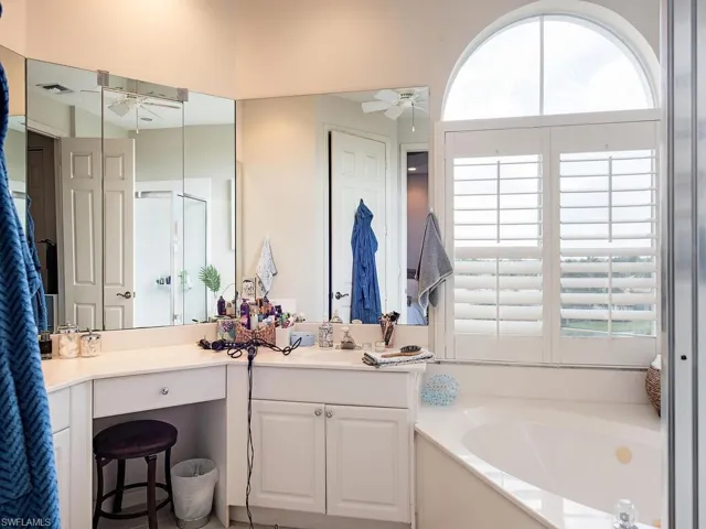 1610  Clermont  DR, Naples, FL 34109