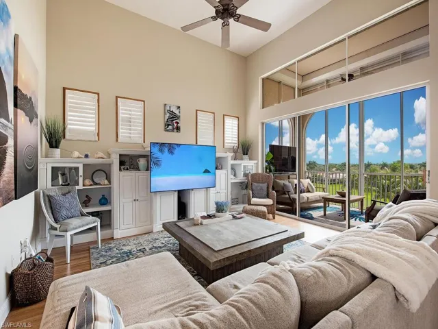 1610  Clermont  DR, Naples, FL 34109