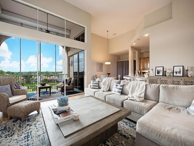 1610  Clermont  DR, Naples, FL 34109