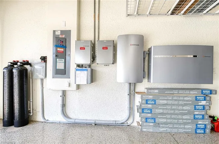 Paid Solar that powers 85%-100% of monthly energy and powers Kitchen in outages.