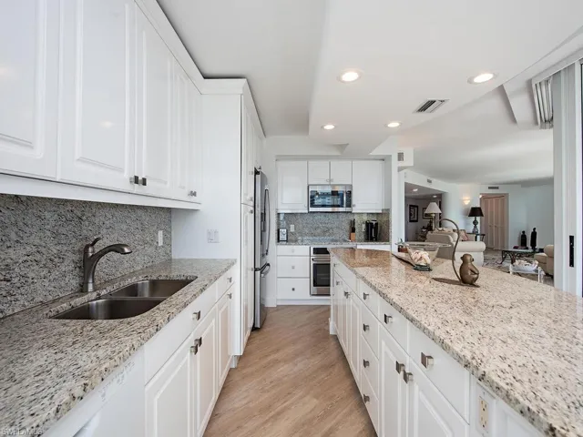 4041  Gulf Shore N BLVD, Naples, FL 34103