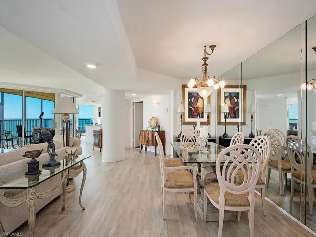 4041  Gulf Shore N BLVD, Naples, FL 34103