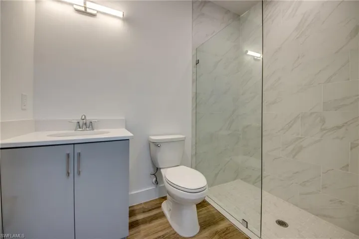 1st Floor Bath