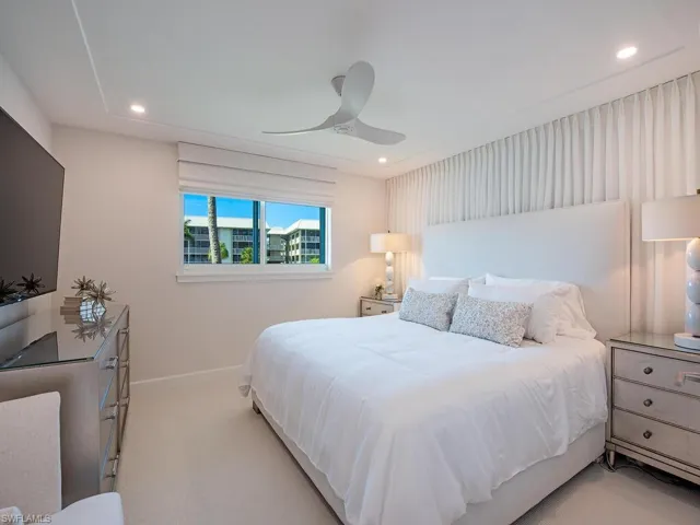 222  Harbour  DR, Naples, FL 34103