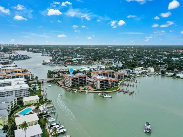 222  Harbour  DR, Naples, FL 34103
