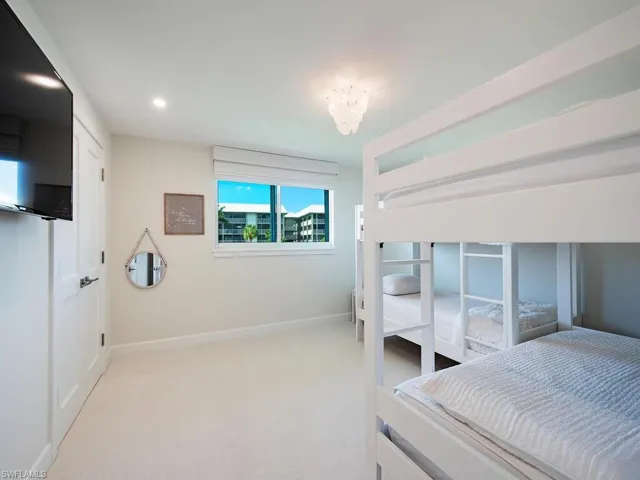 222  Harbour  DR, Naples, FL 34103