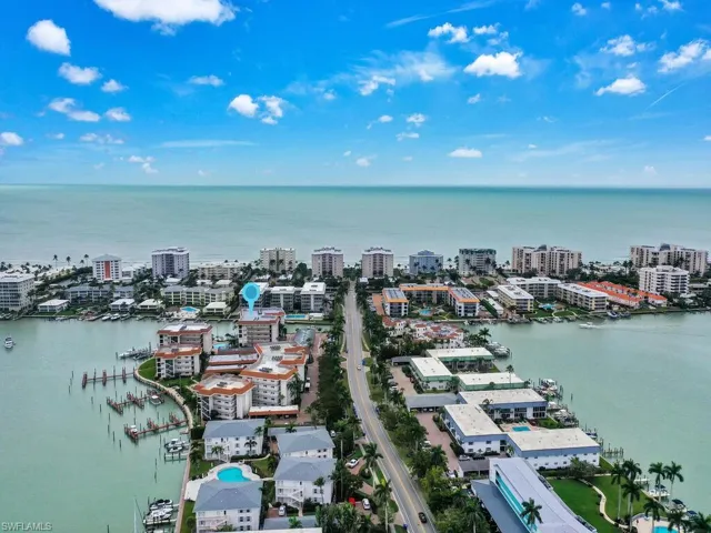 222  Harbour  DR, Naples, FL 34103