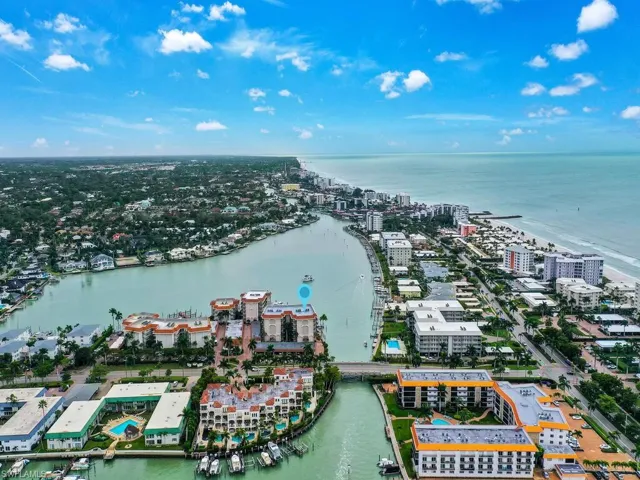 222  Harbour  DR, Naples, FL 34103