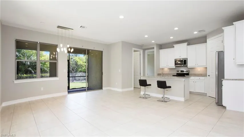 16440  Aberdeen  WAY, Naples, FL 34110