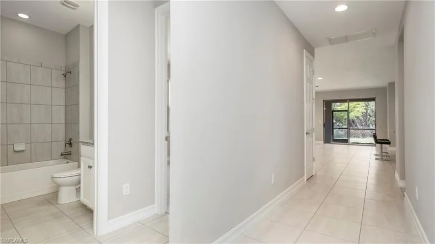 16440  Aberdeen  WAY, Naples, FL 34110