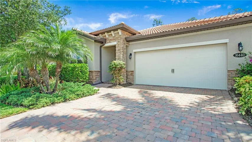 16440  Aberdeen  WAY, Naples, FL 34110