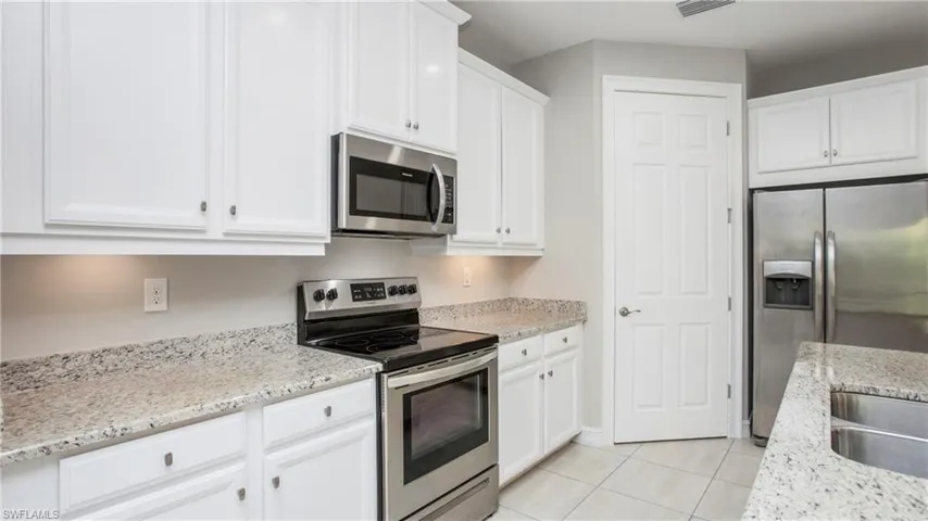 16440  Aberdeen  WAY, Naples, FL 34110