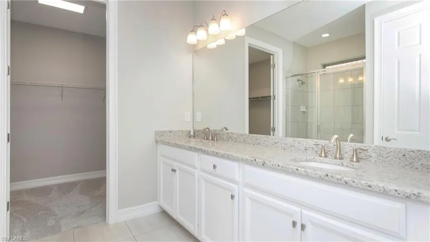 16440  Aberdeen  WAY, Naples, FL 34110