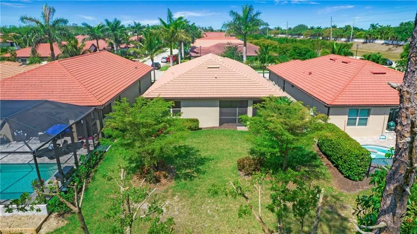 16440  Aberdeen  WAY, Naples, FL 34110