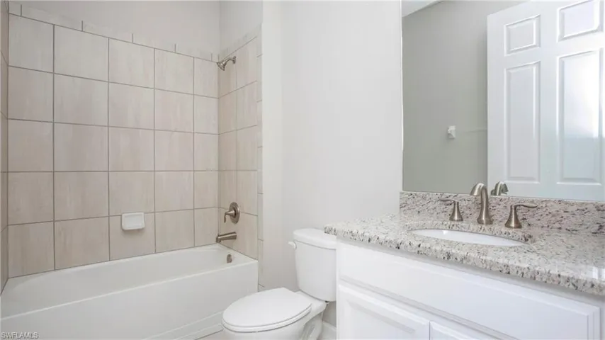 16440  Aberdeen  WAY, Naples, FL 34110