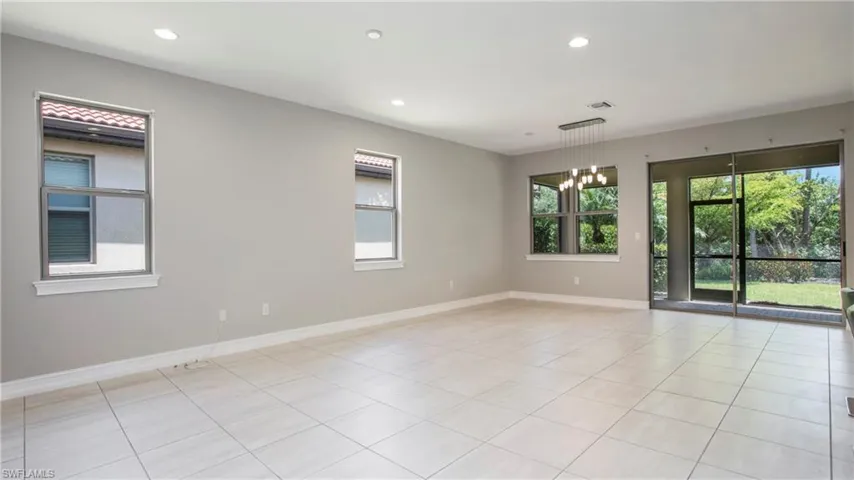 16440  Aberdeen  WAY, Naples, FL 34110