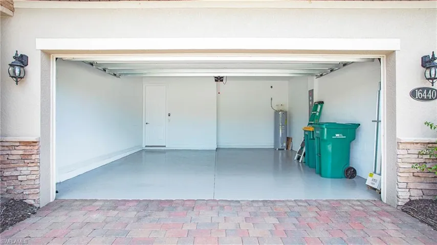 16440  Aberdeen  WAY, Naples, FL 34110