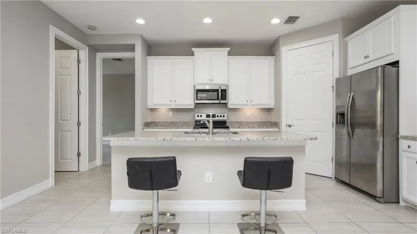 16440  Aberdeen  WAY, Naples, FL 34110