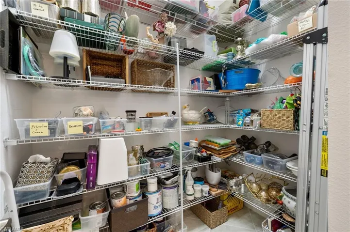 WALK_IN PANTRY is a huge plus!