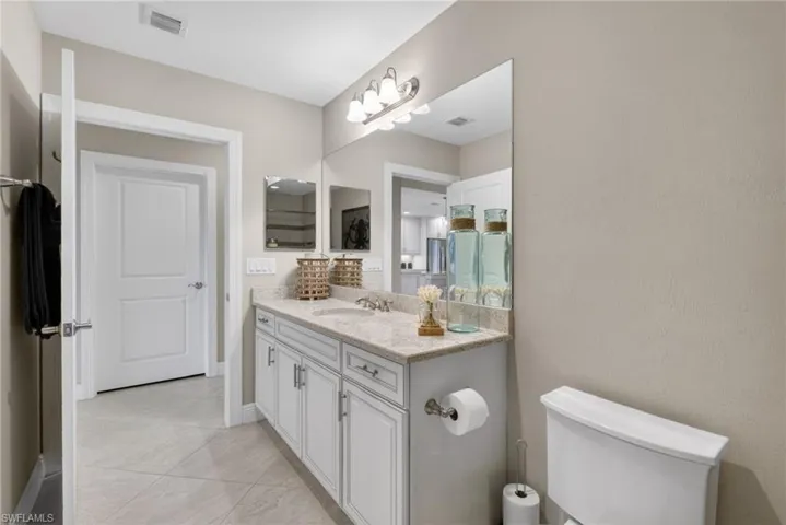1590  Oceania S DR, Naples, FL 34113