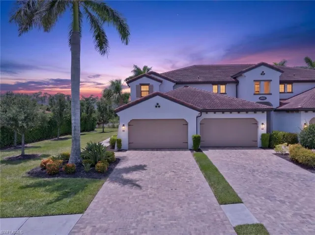1590  Oceania S DR, Naples, FL 34113