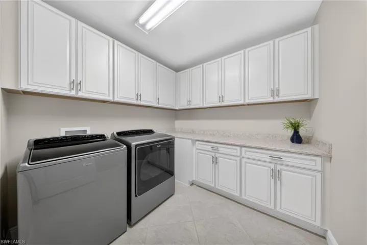 1590  Oceania S DR, Naples, FL 34113