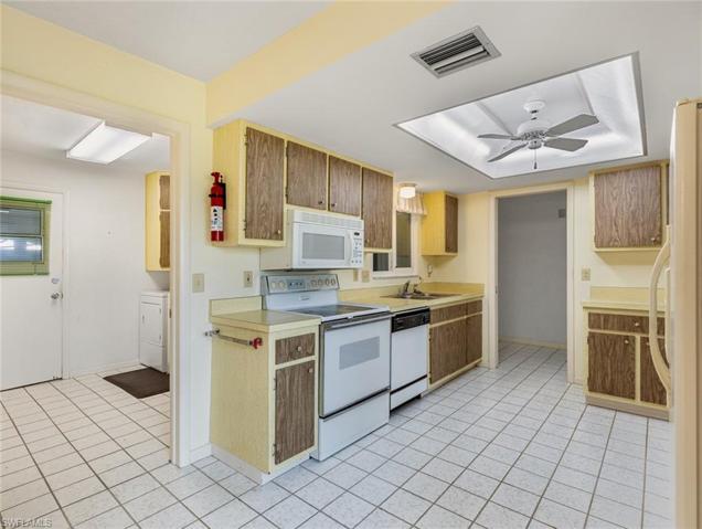 1522  Tredegar  DR, Fort Myers, FL 33919
