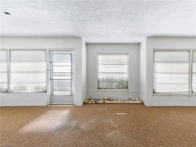 1522  Tredegar  DR, Fort Myers, FL 33919