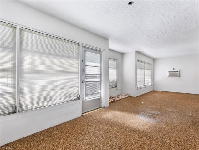 1522  Tredegar  DR, Fort Myers, FL 33919