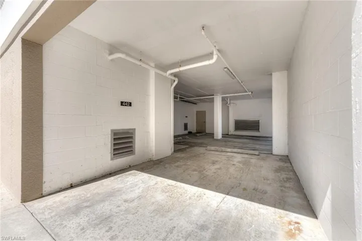 Prime outside deeded covered parking