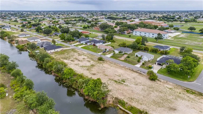 1809 Ne 13th Ave, Cape Coral, Florida 33909