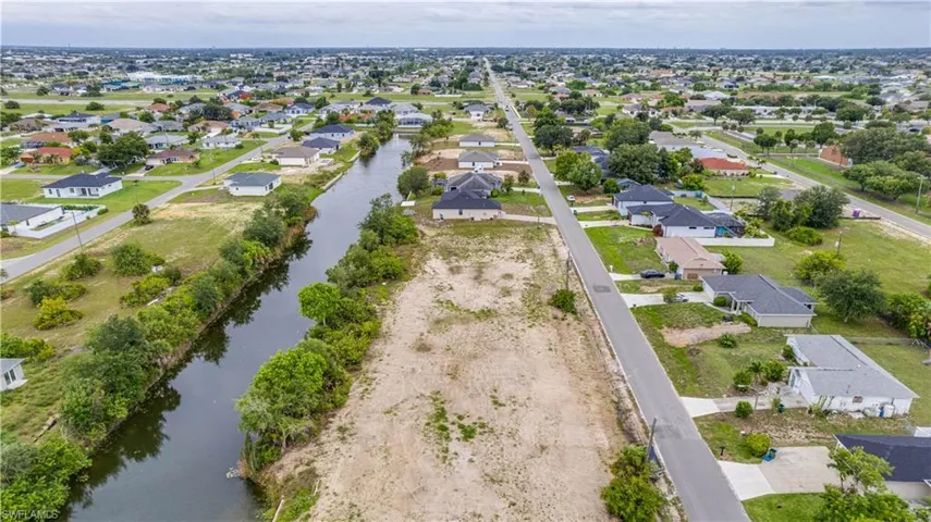 1809 Ne 13th Ave, Cape Coral, Florida 33909