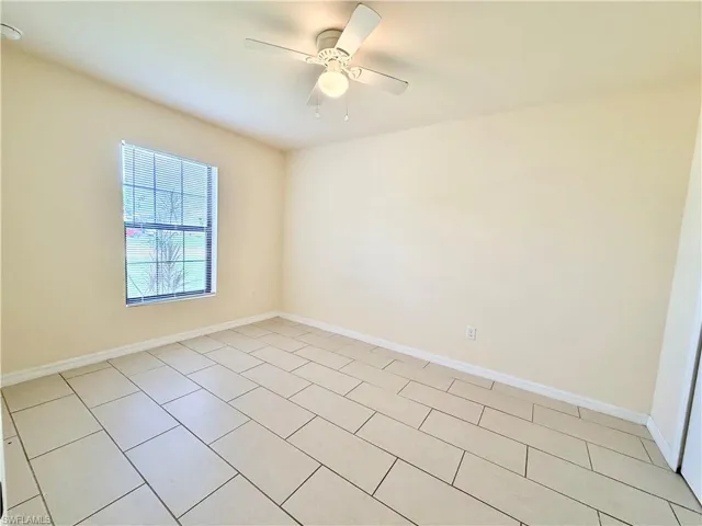 1044 Ne 8th Pl 1104, Cape Coral, Florida 33909