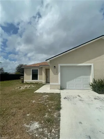 1044 Ne 8th Pl 1104, Cape Coral, Florida 33909